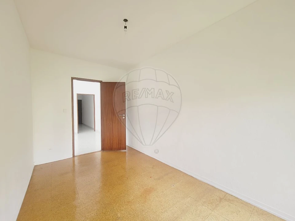 Apartamento T2 para Venda em Massamá e Monte Abraão Foto 4