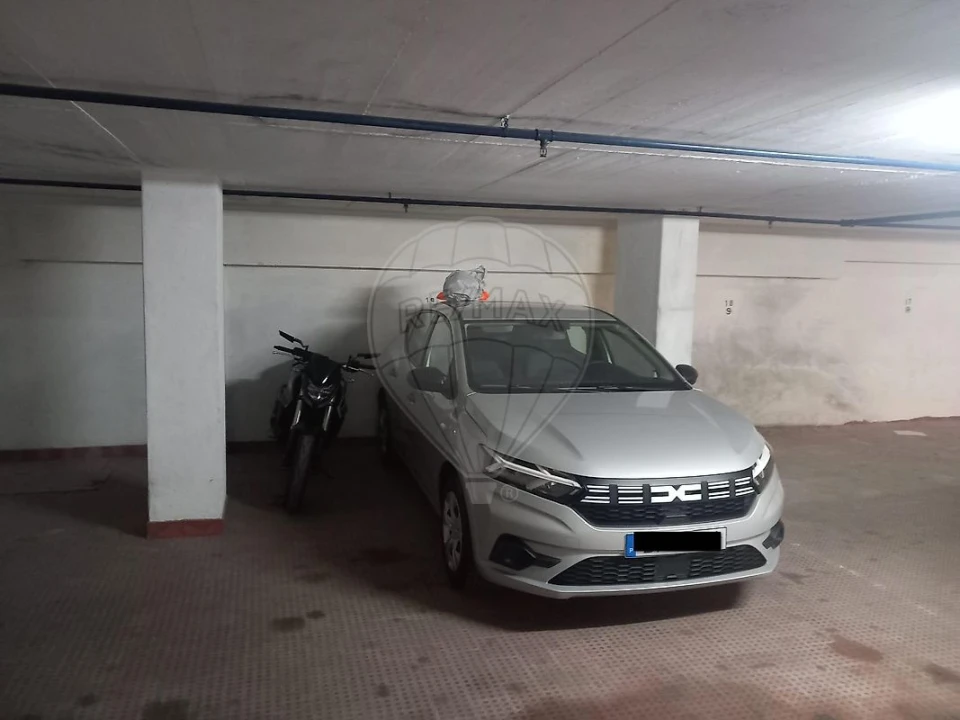 Garagem para Venda em Algueirão-Mem Martins Foto 4