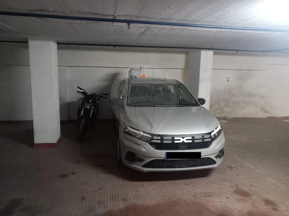 Garagem para Venda em Algueirão-Mem Martins Foto 8