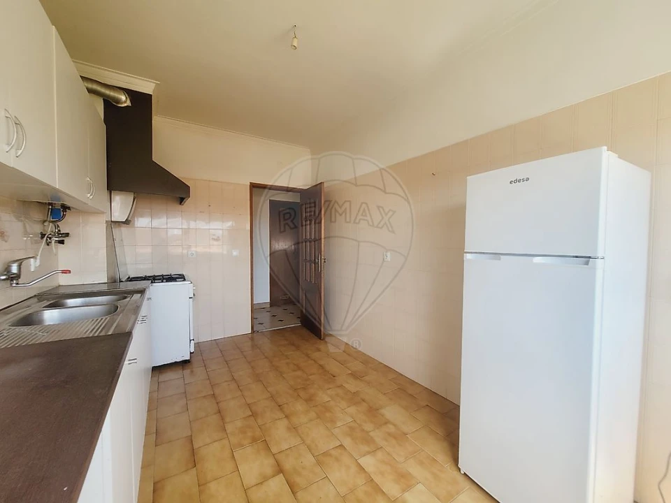 Apartamento T2 para Venda em Rio de Mouro Foto 13