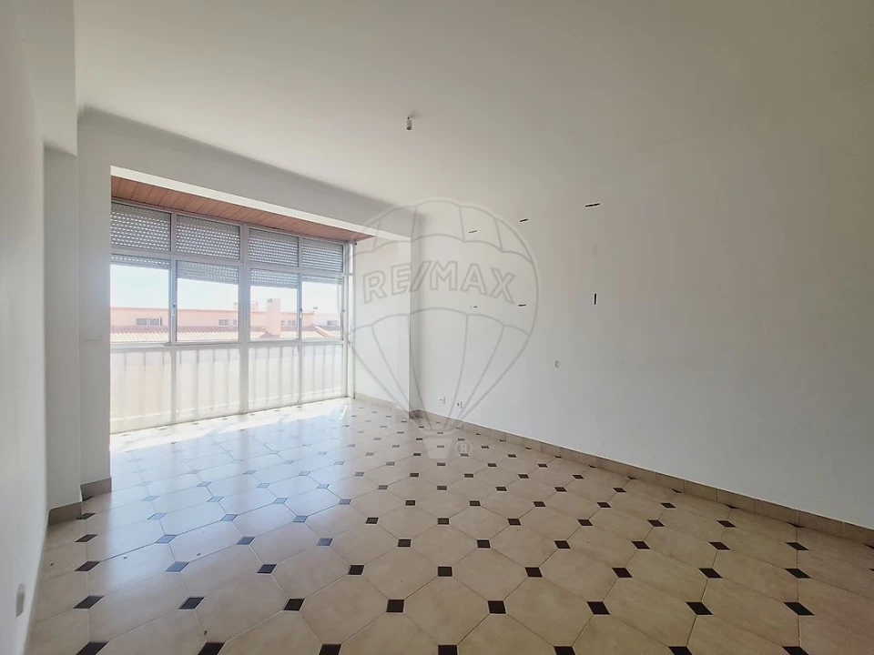 Apartamento T2 para Venda em Rio de Mouro Foto 5