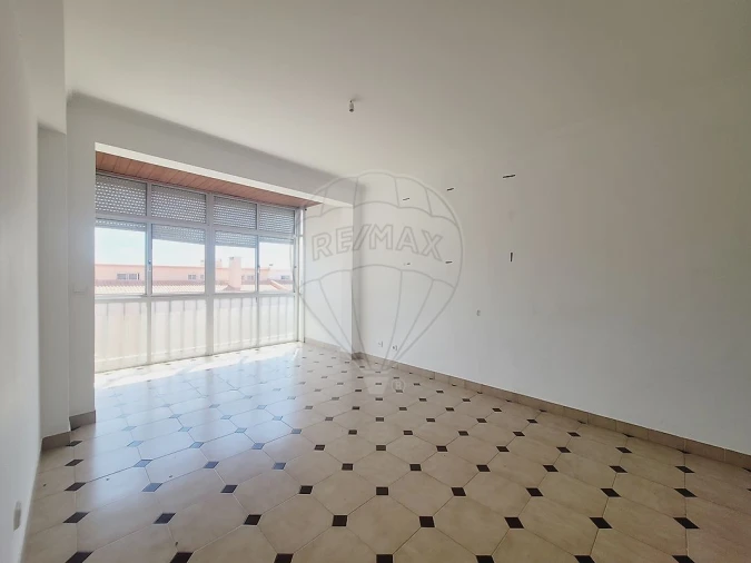 Apartamento T2 para Venda em Rio de Mouro Foto 5