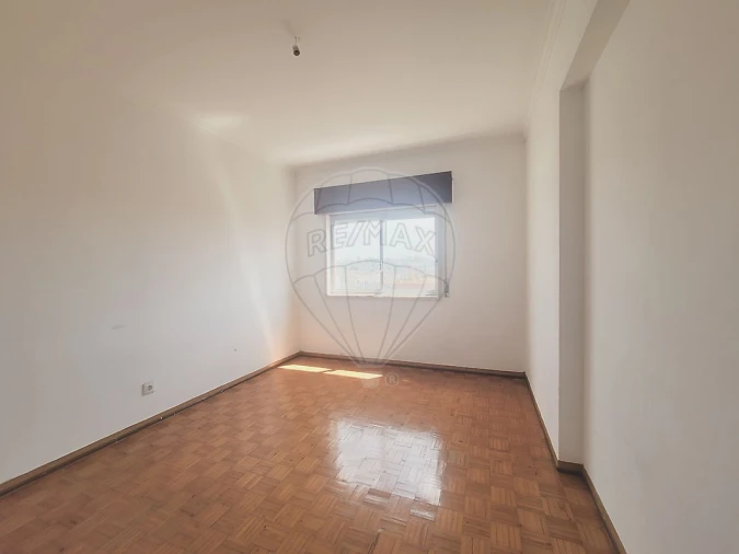 Apartamento T2 para Venda em Rio de Mouro Foto 18