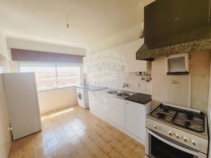 Apartamento T2 para Venda em Rio de Mouro Foto 12