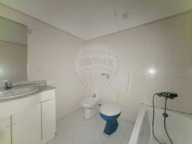 Apartamento T2 para Venda em Rio de Mouro Foto 10