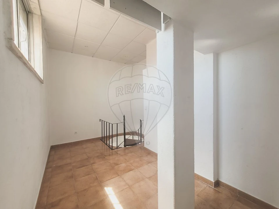 Apartamento T2 para Venda em Rio de Mouro Foto 8