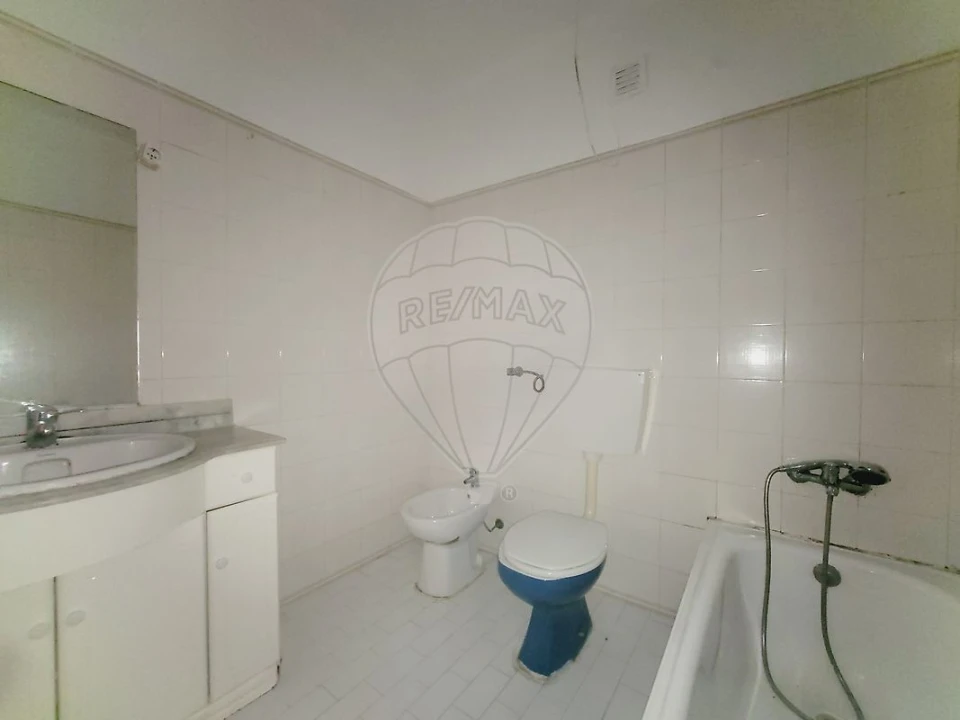 Apartamento T2 para Venda em Rio de Mouro Foto 10