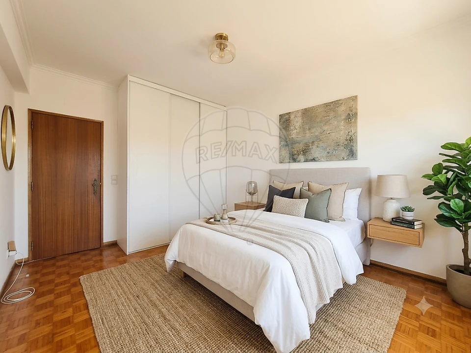 Apartamento T2 para Venda em Rio de Mouro Foto 16