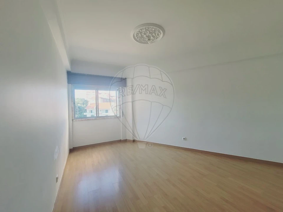 Apartamento T2 para Venda em Rio de Mouro Foto 11