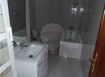 Apartamento T2 para Venda em Rio de Mouro