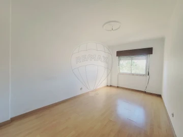 Apartamento T2 para Venda em Rio de Mouro