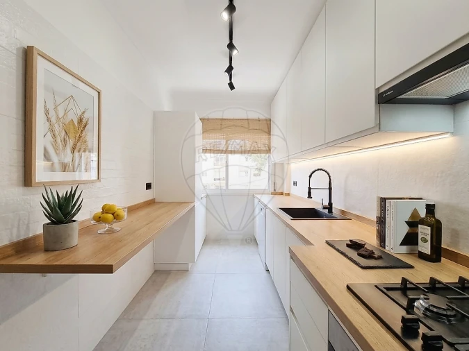 Apartamento T2 para Venda em Rio de Mouro Foto 24