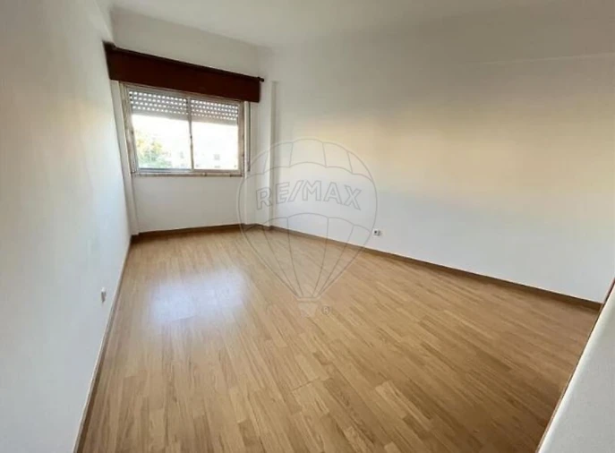 Apartamento T2 para Venda em Rio de Mouro Foto 31
