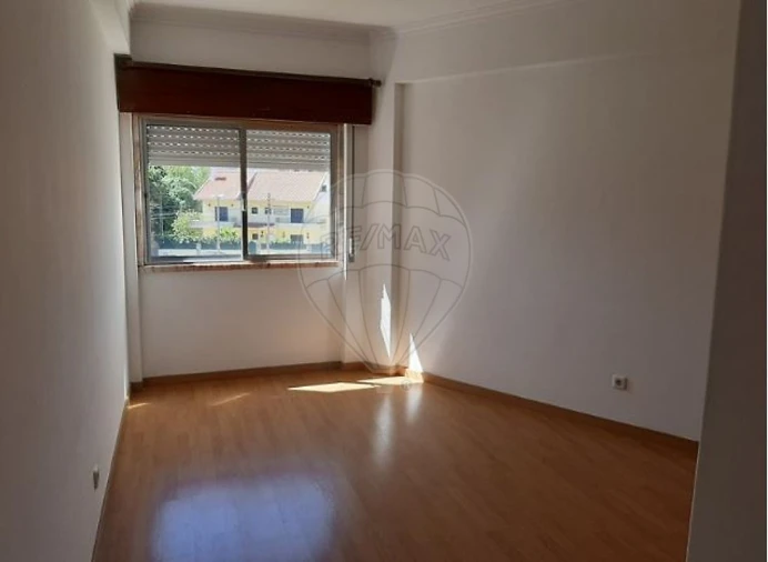 Apartamento T2 para Venda em Rio de Mouro Foto 16