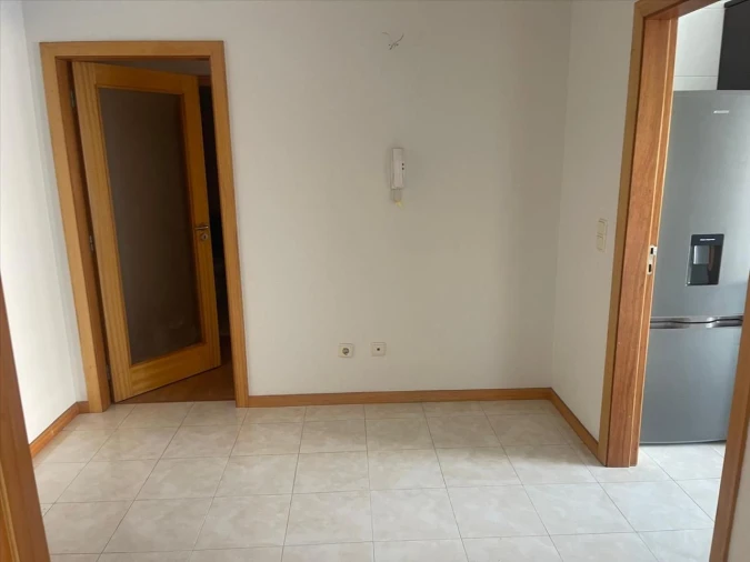 Apartamento T2 para Venda em Canelas Foto 2