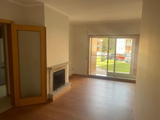 Apartamento T2 para Venda em Canelas Foto 3