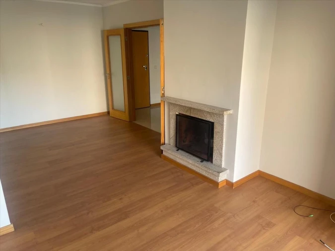 Apartamento T2 para Venda em Canelas Foto 5