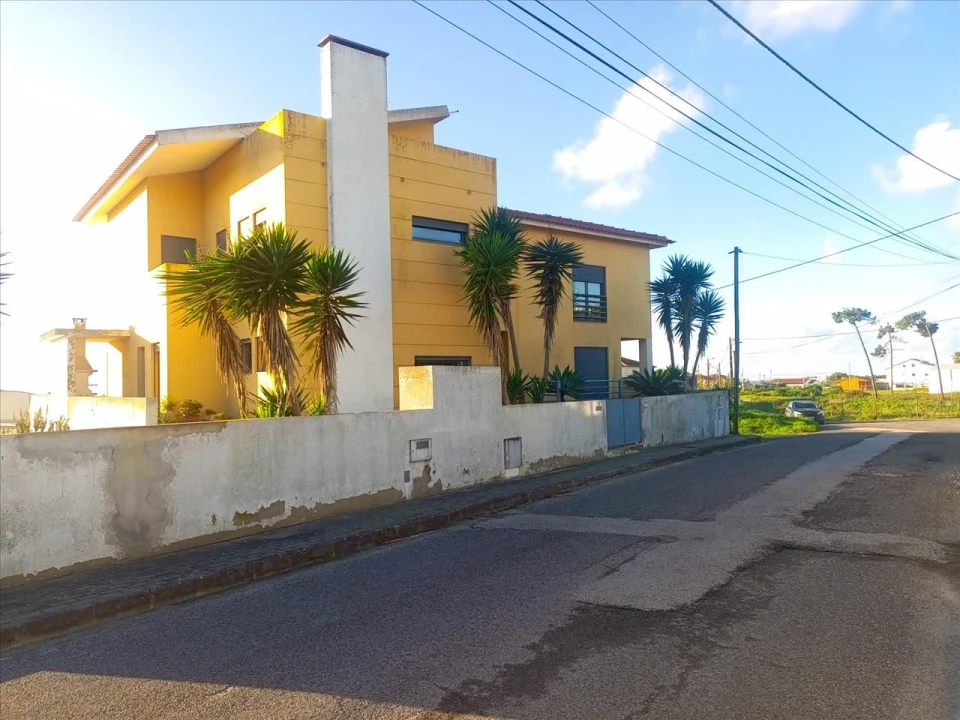 Moradia T4 para Venda em Silveira Foto 3