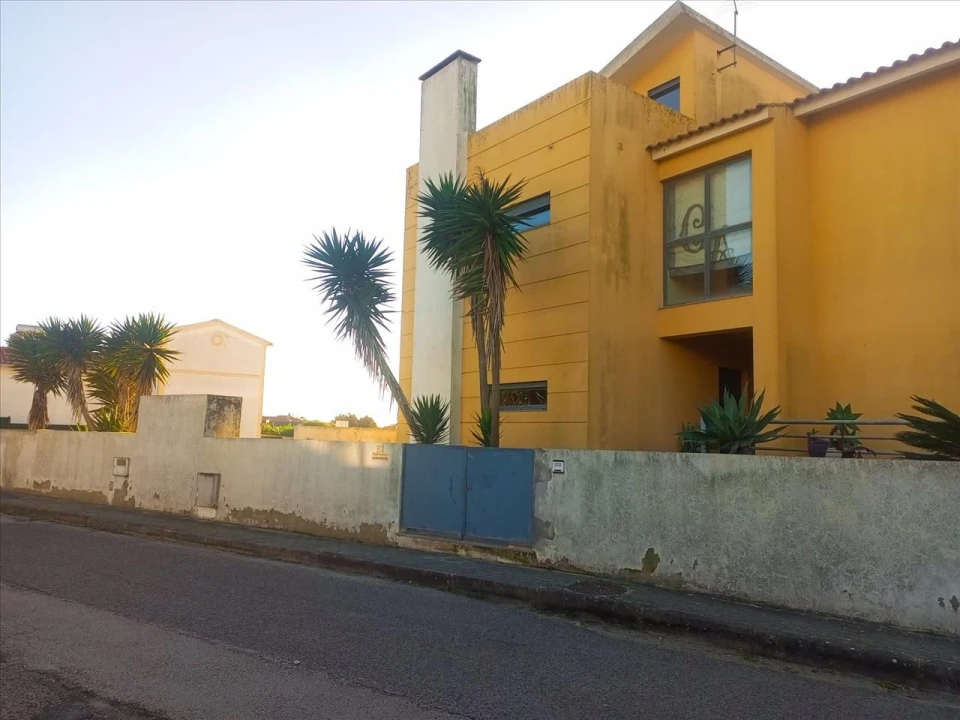 Moradia T4 para Venda em Silveira Foto 4