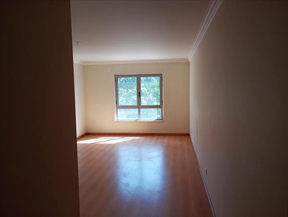 Apartamento T2 para Venda em Vila Franca de Xira Foto 4