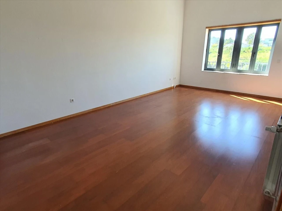Apartamento T2 para Venda em Oliveira do Douro Foto 2