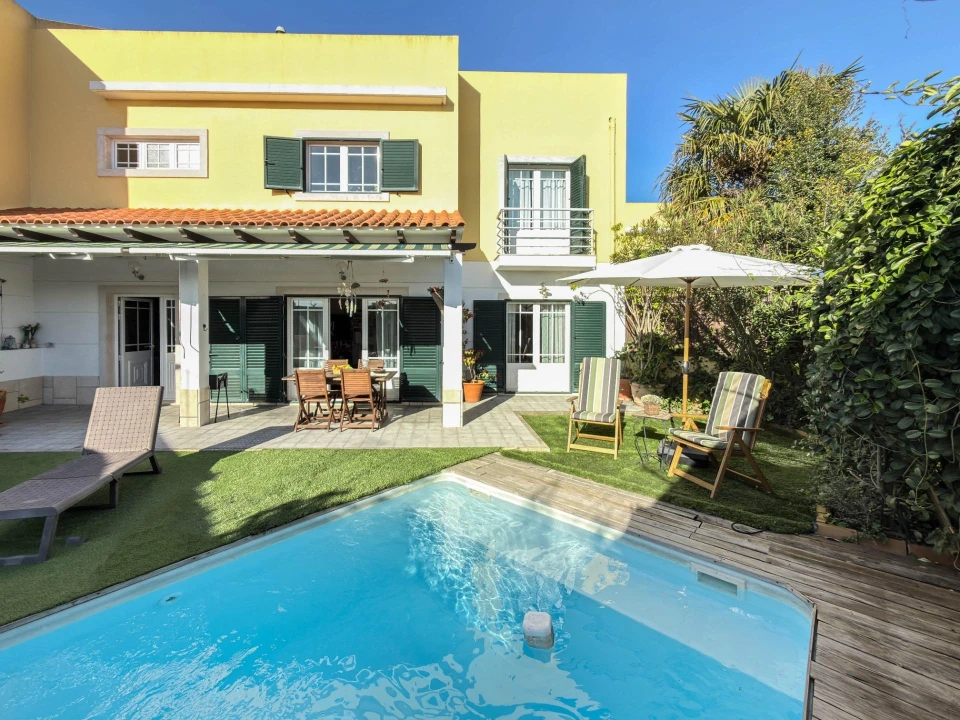 Moradia T4 para Venda em Rio de Mouro Foto 2