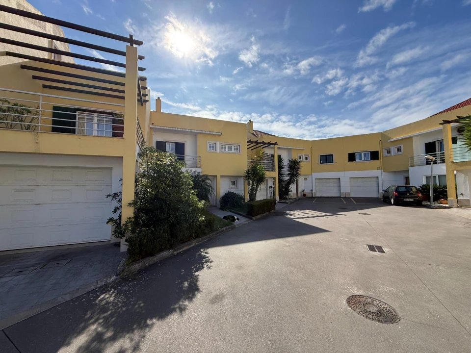 Moradia T4 para Venda em Rio de Mouro Foto 34