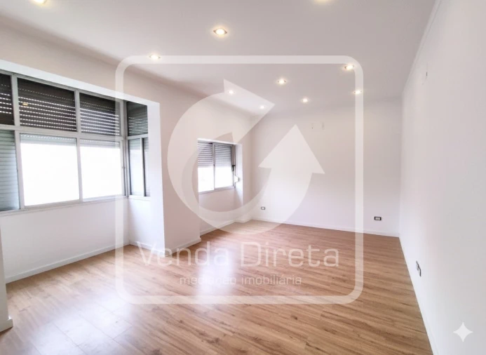 Apartamento T2 para Venda em Barreiro e Lavradio Foto 2