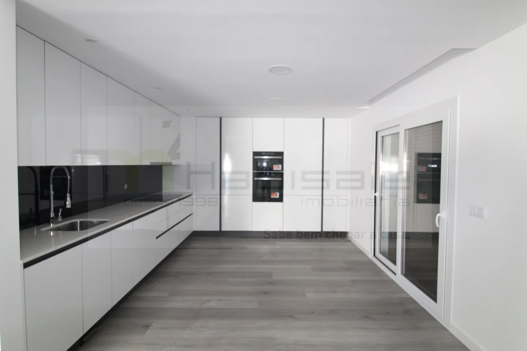 Moradia T4 para Venda em Corroios Foto 12