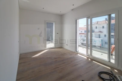 Moradia T4 para Venda em Corroios