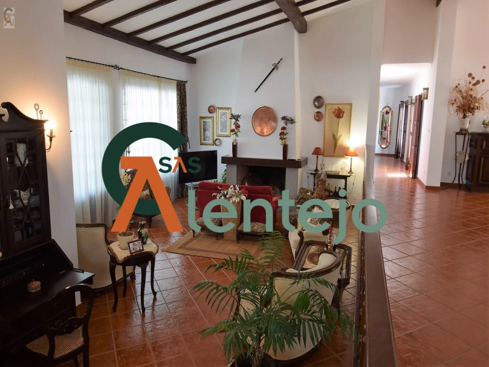 Quinta T4 para Venda em Assunção, Ajuda, Salvador e Santo Ildefonso Foto 4