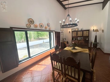 Quinta T4 para Venda em Assunção, Ajuda, Salvador e Santo Ildefonso