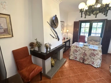Quinta T4 para Venda em Assunção, Ajuda, Salvador e Santo Ildefonso