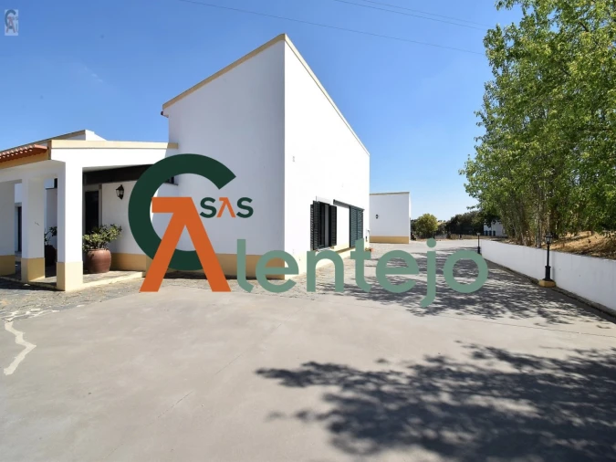 Quinta T4 para Venda em Assunção, Ajuda, Salvador e Santo Ildefonso Foto 2