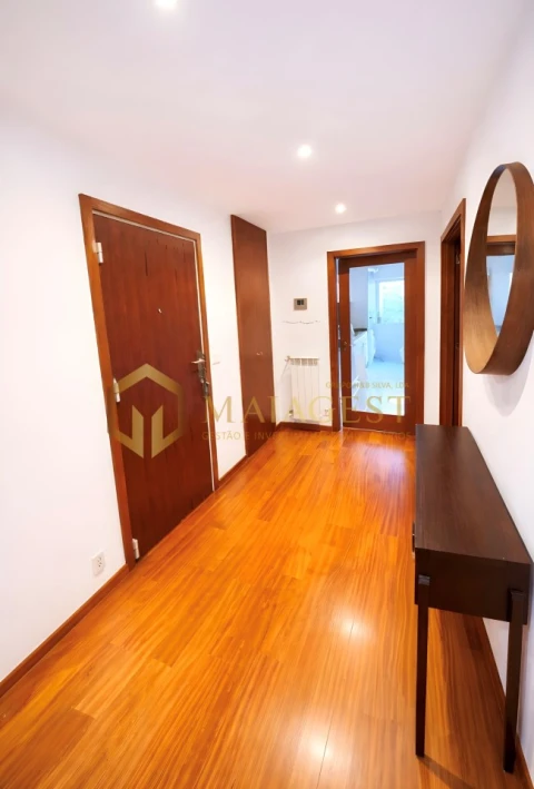 Apartamento T2 para Arrendamento em Cedofeita, Santo Ildefonso, Sé, Miragaia, São Nicolau e Vitória