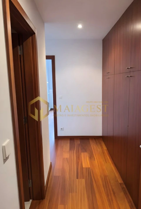 Apartamento T2 para Arrendamento em Cedofeita, Santo Ildefonso, Sé, Miragaia, São Nicolau e Vitória