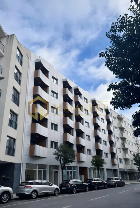 Apartamento T2 para Arrendamento em Cedofeita, Santo Ildefonso, Sé, Miragaia, São Nicolau e Vitória