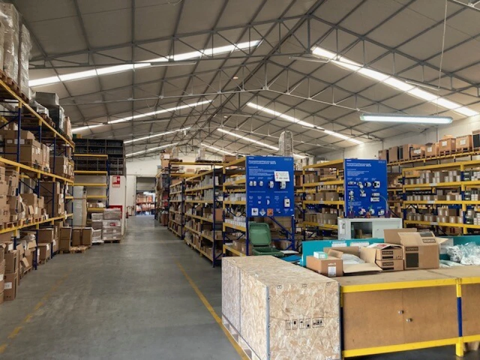 Armazém para Arrendamento em Rio de Mouro Foto 2