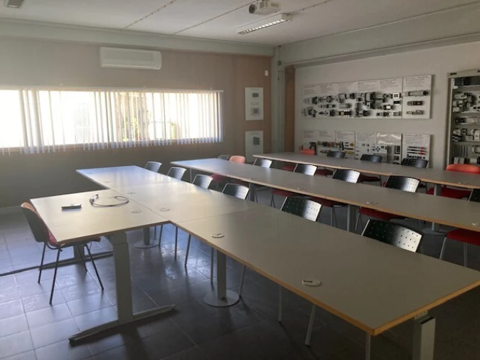 Armazém para Arrendamento em Rio de Mouro Foto 6