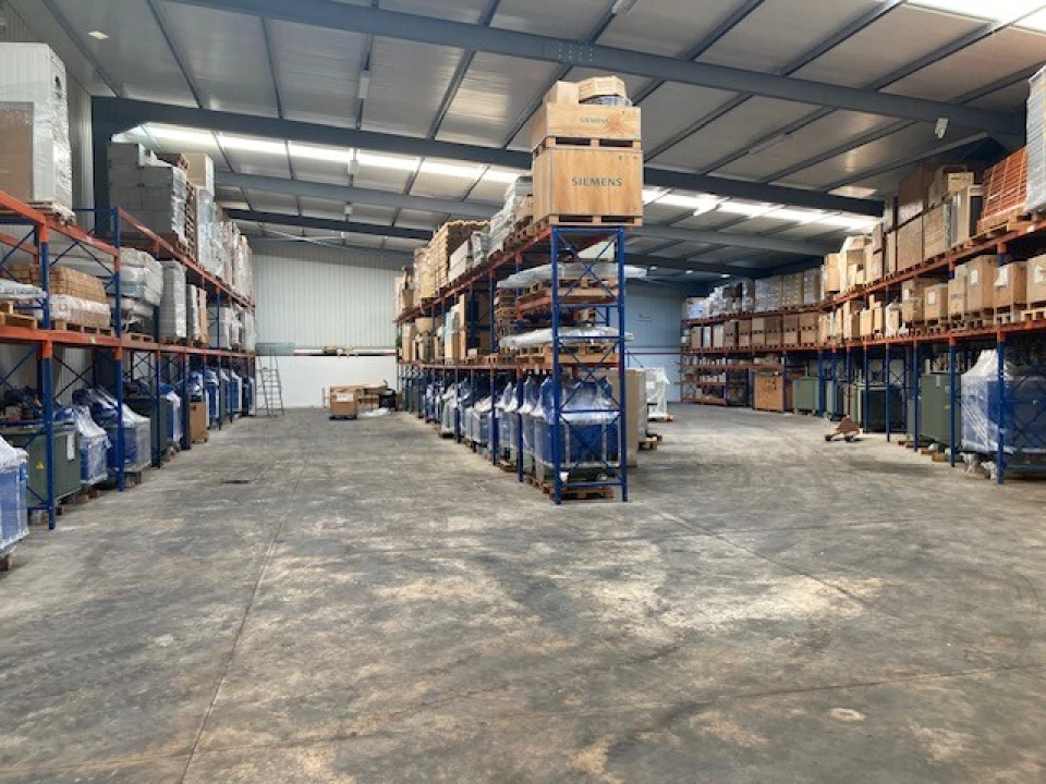 Armazém para Arrendamento em Rio de Mouro Foto 9