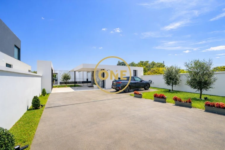 Moradia T3 para Venda em São Vicente Ferreira Foto 1