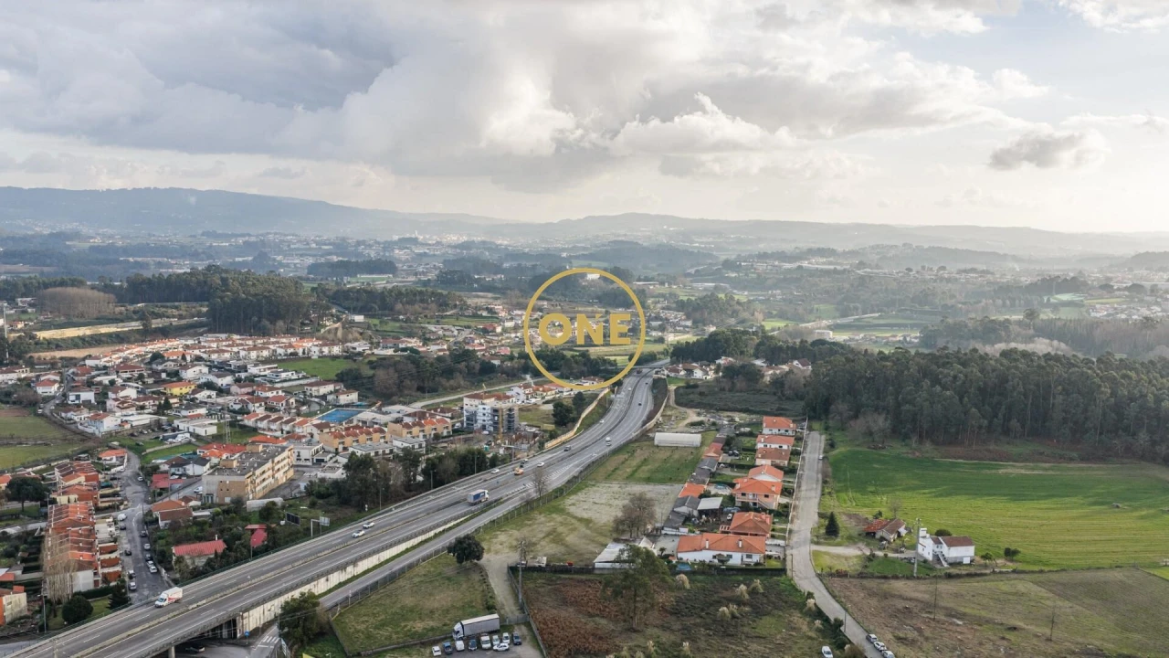 Moradia T3 para Venda em Antas e Abade de Vermoim Foto 1