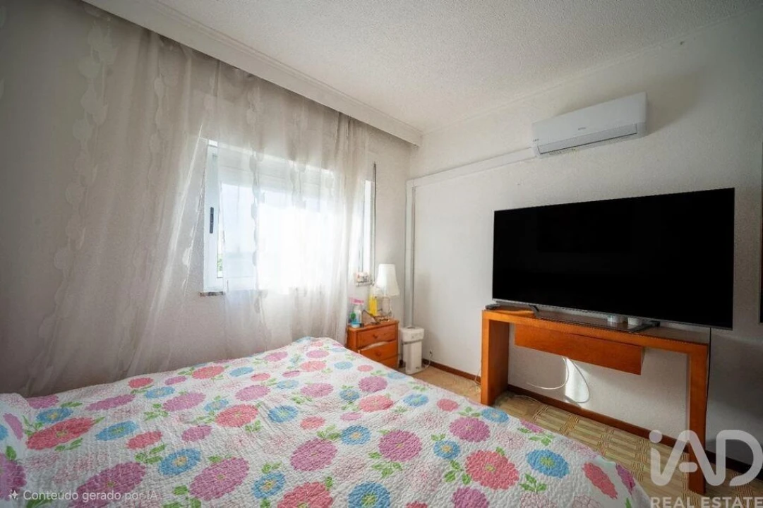 Apartamento T2 para Venda em Quarteira Foto 9