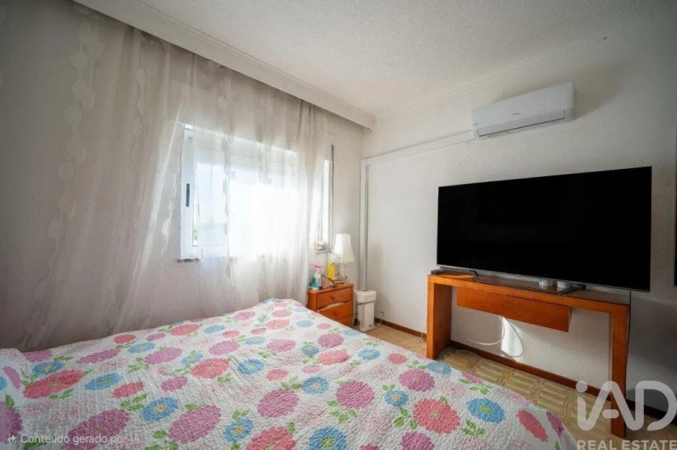 Apartamento T2 para Venda em Quarteira Foto 9