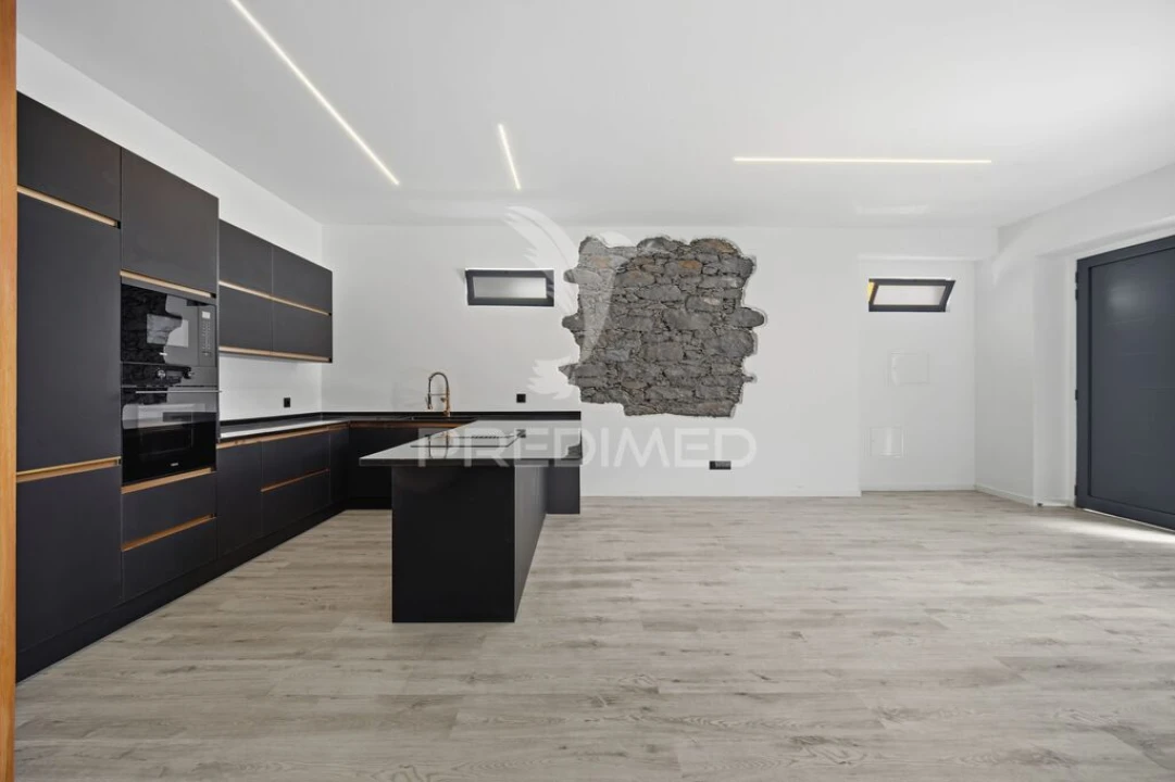 Moradia T2 para Venda em São Gonçalo Foto 3