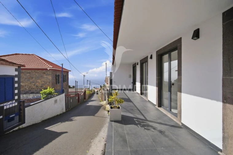 Moradia T2 para Venda em São Gonçalo