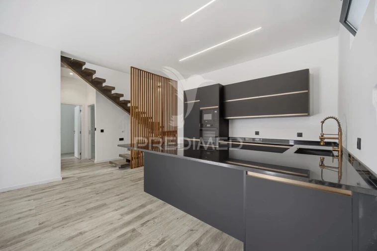 Moradia T2 para Venda em São Gonçalo Foto 5