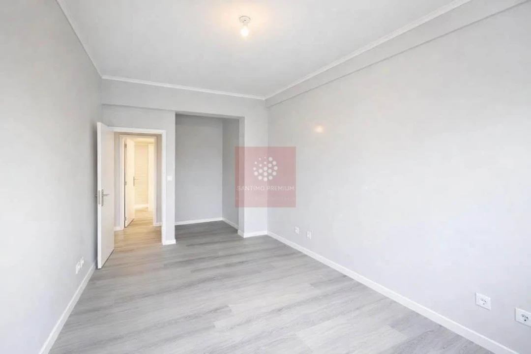 Apartamento T3 para Venda em Almada, Cova da Piedade, Pragal e Cacilhas Foto 8