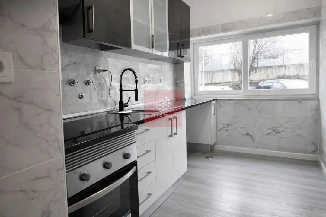 Apartamento T3 para Venda em Almada, Cova da Piedade, Pragal e Cacilhas Foto 2