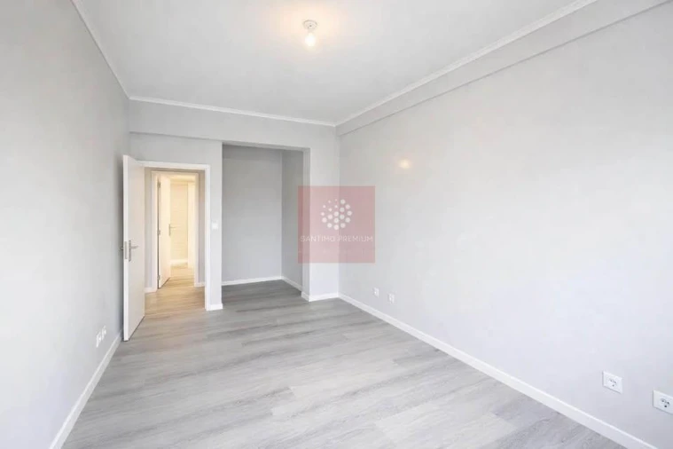 Apartamento T3 para Venda em Almada, Cova da Piedade, Pragal e Cacilhas Foto 8